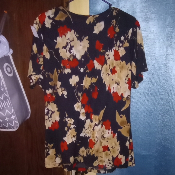 (3x) Evan Picone Women's Floral Wrap Blouse - Picture 4 of 6